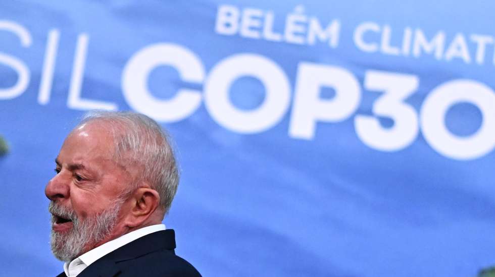 epa12536964 Brazilian President Luiz Inacio Lula da Silva attends a press conference at the Hangar Convention Center, where COP30 is being held, in Belem, Brazil, 19 November 2025.  EPA/Andre Borges