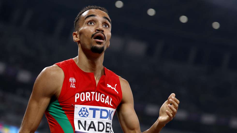 epa12384978 Isaac Nader of Portugal reacts after winning gold in the Men's 1500m final at the World Athletics Championships 2025 in Tokyo, Japan, 17 September 2025.  EPA/FRANCK ROBICHON