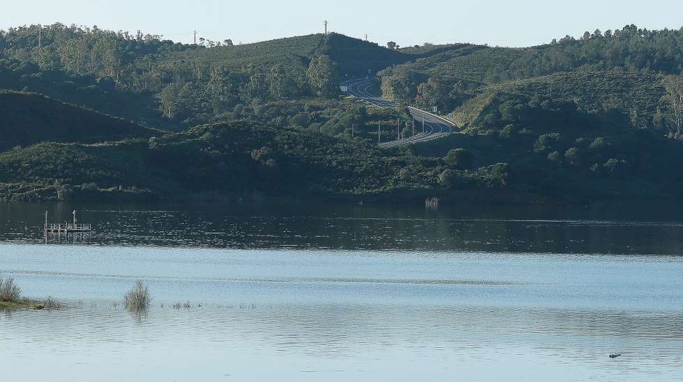Barragem de Odeleite cheia devido às últimas chuvas de março, Castro Marim,18 de março de 2025. LUÍS FORRA/LUSA