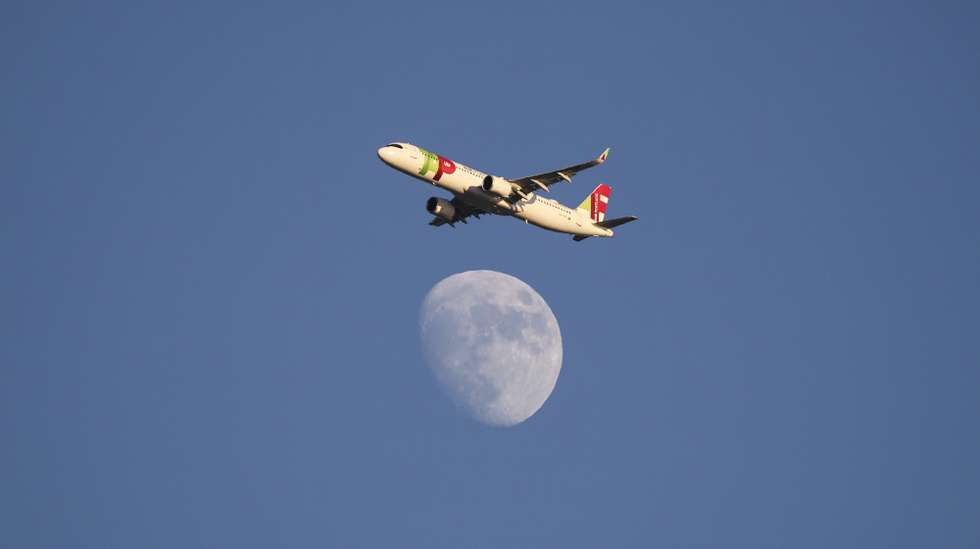 Avião da TAP, Lisboa, 6 de julho de 2025. Lua. CARLOS M. ALMEIDA/LUSA