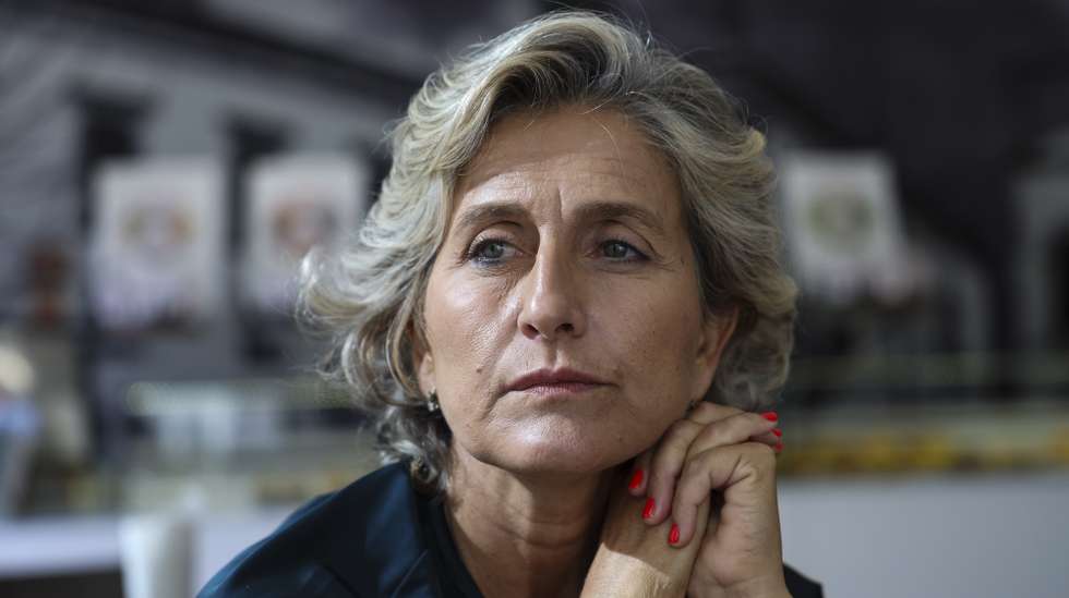 A nova presidente da Câmara de Coimbra, Ana Abrunhosa, que foi eleita domingo pela coligação Avançar Coimbra (PS/Livre/PAN) sem maioria absoluta, disse hoje que vai governar sem coligações, mas com diálogo e estabelecimento de pontes, Coimbra, 13 de outubro de 2025. Nas eleições autárquicas de domingo, a coligação liderada por Ana Abrunhosa elegeu cinco vereadores, a coligação Juntos Somos Coimbra (PSD/IL/CDS-PP/Nós, Cidadãos!/PPM/MPT/Volt) conquistou outros tantos mandatos e o Chega um. (ACOMPANHA TEXTO DE 13 DE OUTUBRO DE 2025). PAULO NOVAIS/LUSA