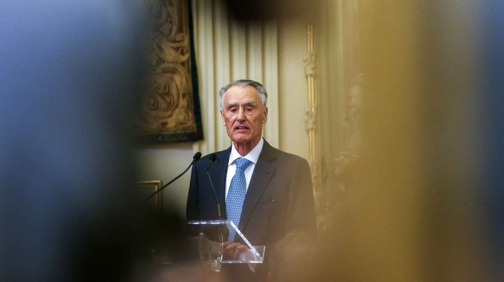 O antigo Presidente da República, Aníbal Cavaco Silva, intervém durante a apresentação do livro “Acordos de Bicesse”, no Palácio das Necessidades, em Lisboa, 17 de novembro de 2025. Na obra de Sónia Neto, 22 testemunhos de angolanos e portugueses revelam a memória e o conhecimento de quem viveu as difíceis negociações dos históricos Acordos de Bicesse, assinados em 31 de maio de 1991. ANTÓNIO PEDRO SANTOS/LUSA