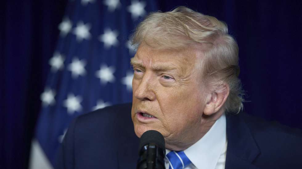 epa12616406 A handout picture made available by the Presidential Press Service shows US President Donald Trump speaking during a joint press conference with Ukrainian President Volodymyr Zelensky (not pictured) in Palm Beach, Florida, USA, 28 December 2025.  EPA/PRESIDENTIAL PRESS SERVICE / HANDOUT HANDOUT EDITORIAL USE ONLY/NO SALESHANDOUT EDITORIAL USE ONLY/NO SALES