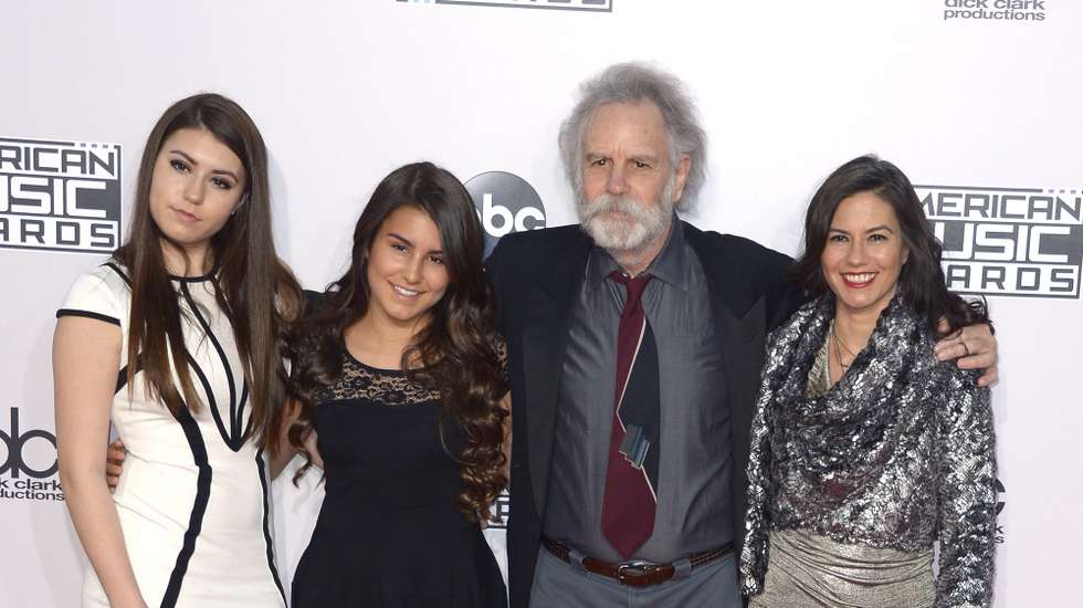 epa04501753 Musician Bob Weir of the Grateful Dead (2nd R) with Shala Weir, Chloe Weir and Natascha Weir arrives for the 2014 American Music Awards at the Nokia Theatre in Los Angeles, California, USA, 23 November 2014.  EPA/PAUL BUCK