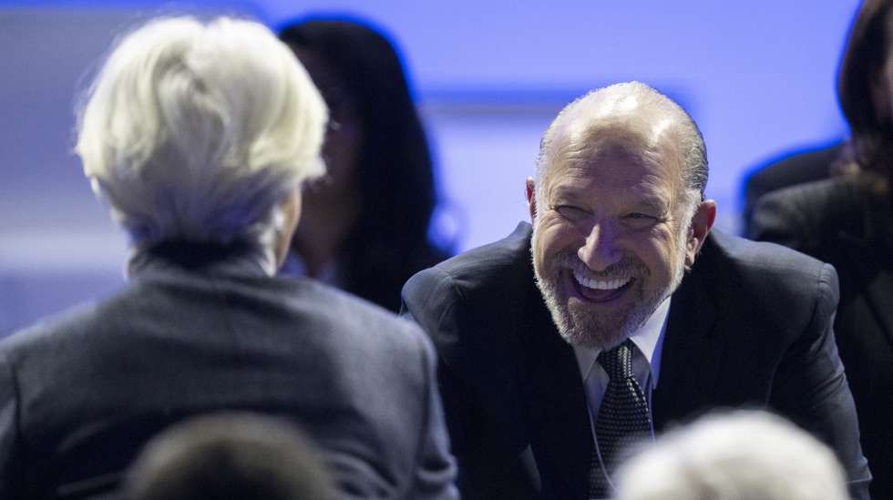 epa12667635 President of the European Central Bank Christine Lagarde (L) shakes hands with US Secretary of Commerce Howard Lutnick (R) at the 56th annual meeting of the World Economic Forum (WEF) in Davos, Switzerland, 21 January 2026. The meeting under the topic 'A Spirit of Dialogue' brings together entrepreneurs, scientists, and corporate and political leaders in Davos and takes place from 19 to 23 January in Davos.  EPA/GIAN EHRENZELLER