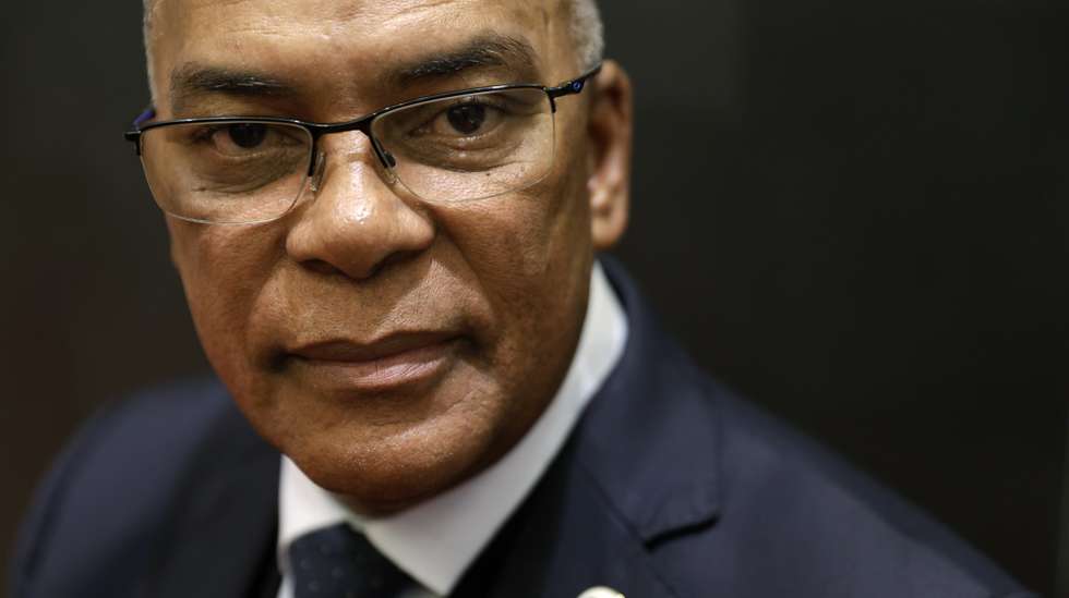 O presidente da UNITA - União Nacional para a Independência Total de Angola, posa para a fotografia durante uma entrevista à agência Lusa, na Amadora, 29 de janeiro de 2026. (ACOMPANHA TEXTO DE 31 DE JANEIRO DE 2026). MARCOS BORGA/LUSA