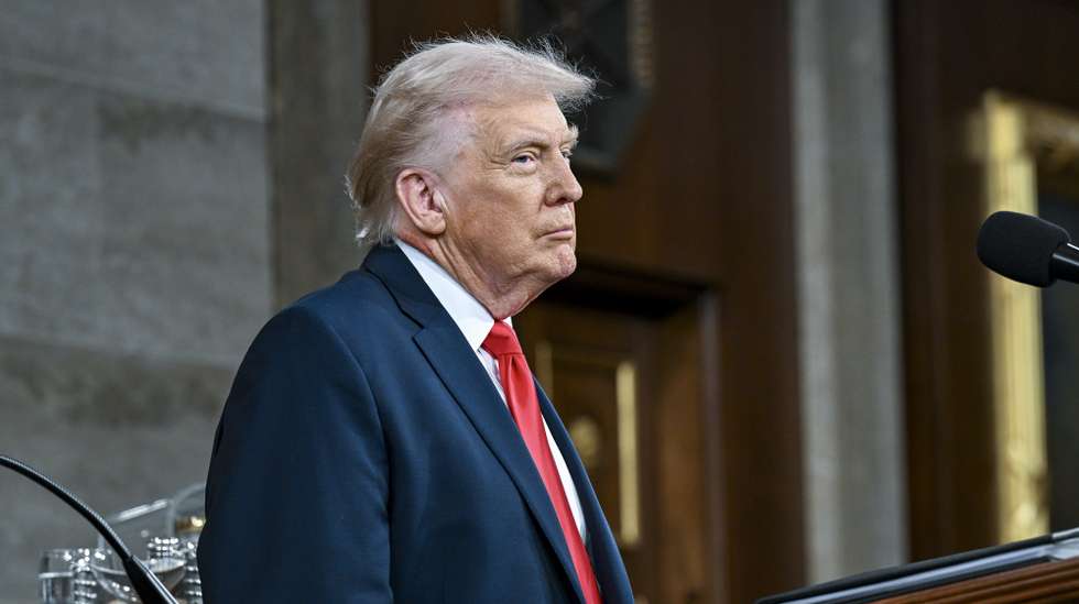 epa12775222 US President Donald J. Trump delivers the first State of the Union address of his second term to a joint session of Congress in the House Chamber of the US Capitol in Washington, DC, USA, 24 February 2026.  EPA/KENNY HOLSTON / POOL