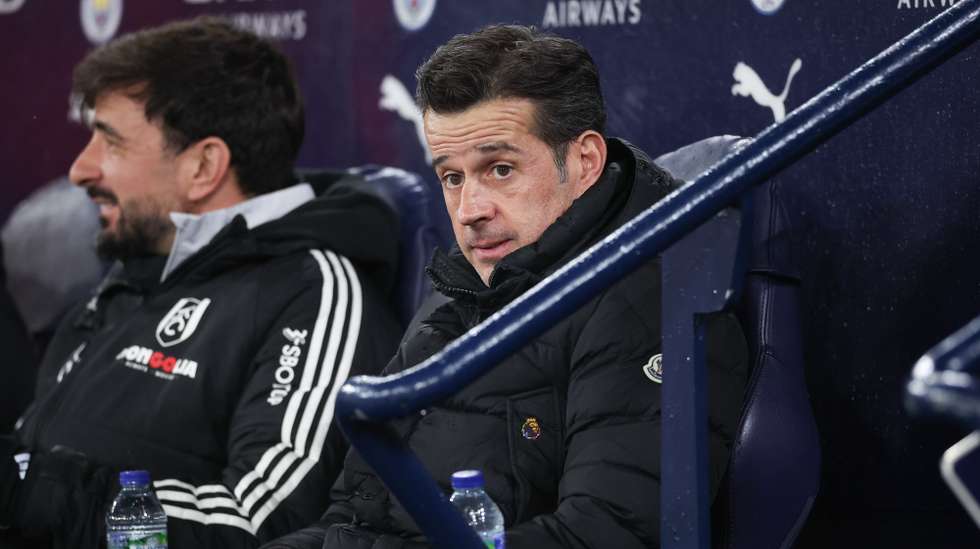 epa12728486 Fulham manager Marco Silva looks on before the English Premier League match between Manchester City and Fulham FC, in Manchester, Britain, 11 February 2026.  EPA/ADAM VAUGHAN EDITORIAL USE ONLY. No use with unauthorized audio, video, data, fixture lists, club/league logos, 'live' services or NFTs. Online in-match use limited to 120 images, no video emulation. No use in betting, games or single club/league/player publications.