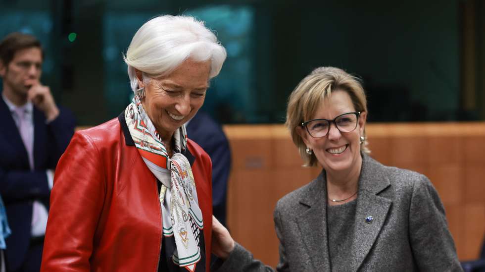 epa12747189 European Central Bank (ECB) President Christine Lagarde (L) and Maria Luis Albuquerque European Commissioner for Financial Services during Eurogroup  Finance ministers meeting in Brussels, Belgium, 16 February 2026. Ministers are set to discuss the draft Council recommendation on the economic policy of the euro area for 2026 and exchange views on measures aimed at strengthening the international role of the euro.  EPA/Olivier Hoslet