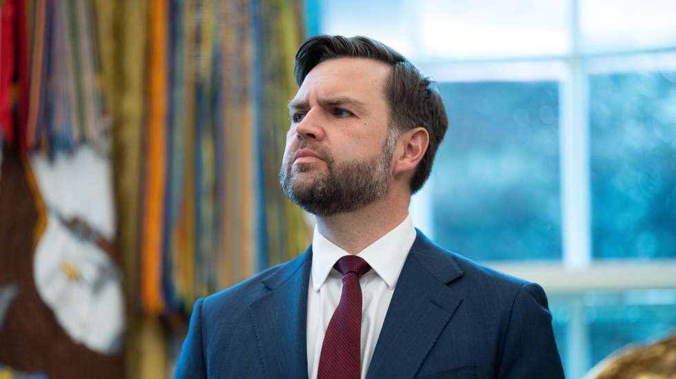 epa12826185 US Vice President JD Vance during an Executive Order signing event in the Oval Office of the White House in Washington, DC, USA, 16 March 2026. The order will formally launch a task force, led by Vance, to investigate fraud nationwide.  EPA/AARON SCHWARTZ / POOL