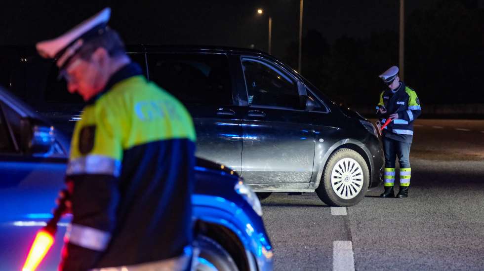 Ação de fiscalização da Unidade Nacional de Trânsito da GNR na A12 — Portagens de Pinhal Novo, sentido Norte/Sul. Pinhal Novo, 29 de dezembro de 2025. RUI MINDERICO/LUSA