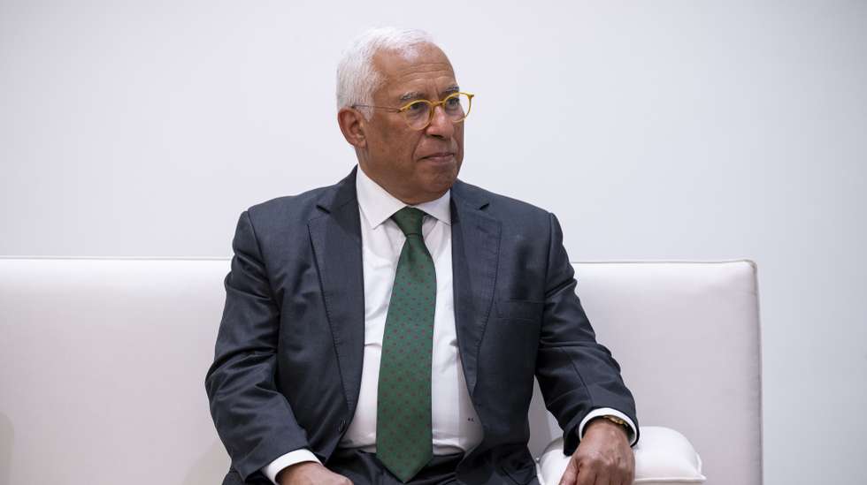 epa12890107 A handout photo made available by the Presidential Court of the United Arab Emirates shows Antonio Costa, President of the European Council, attending a meeting with Sheikh Mohamed bin Zayed Al Nahyan, ruler of Abu Dhabi and President of the United Arab Emirates, in Abu Dhabi, United Arab Emirates, 14 April 2026.  EPA/UAE PRESIDENTIAL COURT HANDOUT -- MANDATORY CREDIT -- THE PHOTOGRAPH MAY NOT BE MANIPULATED IN ANY WAY -- HANDOUT EDITORIAL USE ONLY/NO SALES