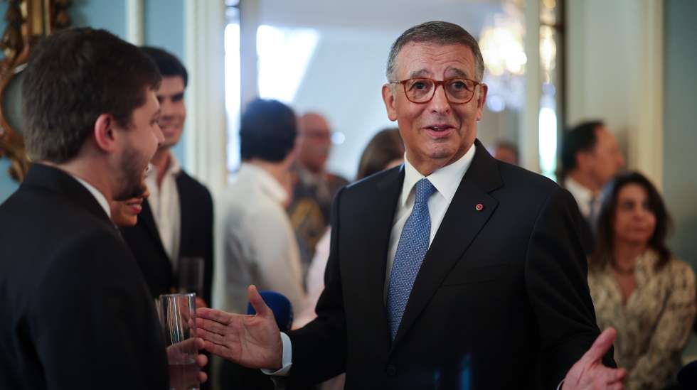 O Presidente da República, António José Seguro, durante um encontro com jovens portugueses que trabalham ou estudam em Espanha, Madrid, 19 de Abril de 2026. O Presidente da República escolheu Espanha, para a sua primeira deslocação oficial como chefe de Estado fora de Portugal. ESTELA SILVA/LUSA