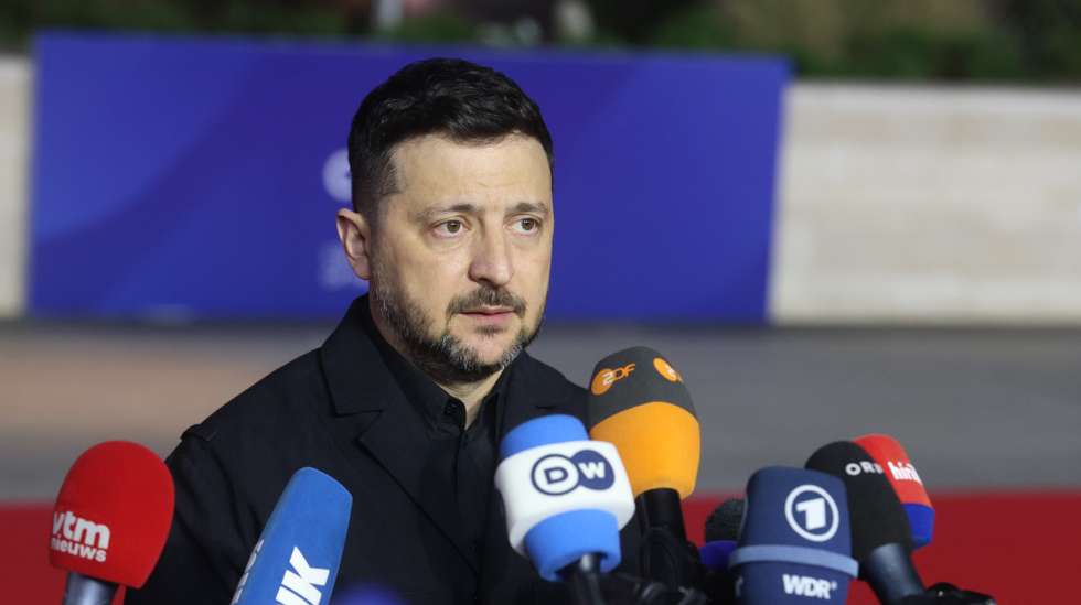 epa12909707 President of Ukraine Volodymyr Zelensky speaks to the media during the informal meeting of EU Heads of State or Government in Agia Napa, Cyprus, 23 April 2026. EU leaders are expected to address current geopolitical developments and Europe's response to them.  EPA/GEORGE CHRISTOFOROU
