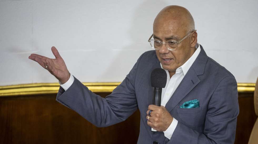 epa12905707 Jorge Rodriguez, president of the National Assembly, speaks during a session of the National Assembly in Caracas, Venezuela, 21 April 2026. The assembly appointed a commission to begin the process of selecting new justices for the Supreme Court of Justice (TSJ).  EPA/MIGUEL GUTIERREZ