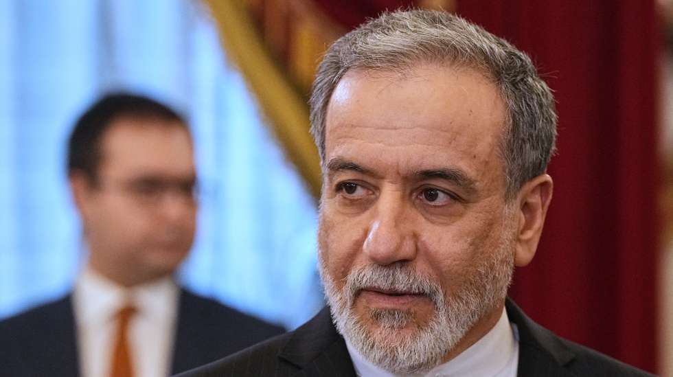 epa12917343 Iranian Foreign Minister Abbas Araghchi arrives to attend his talks with the Russian president at the Boris Yeltsin Presidential Library in St. Petersburg, Russia, 27 April 2026.  EPA/DMITRI LOVETSKY / POOL