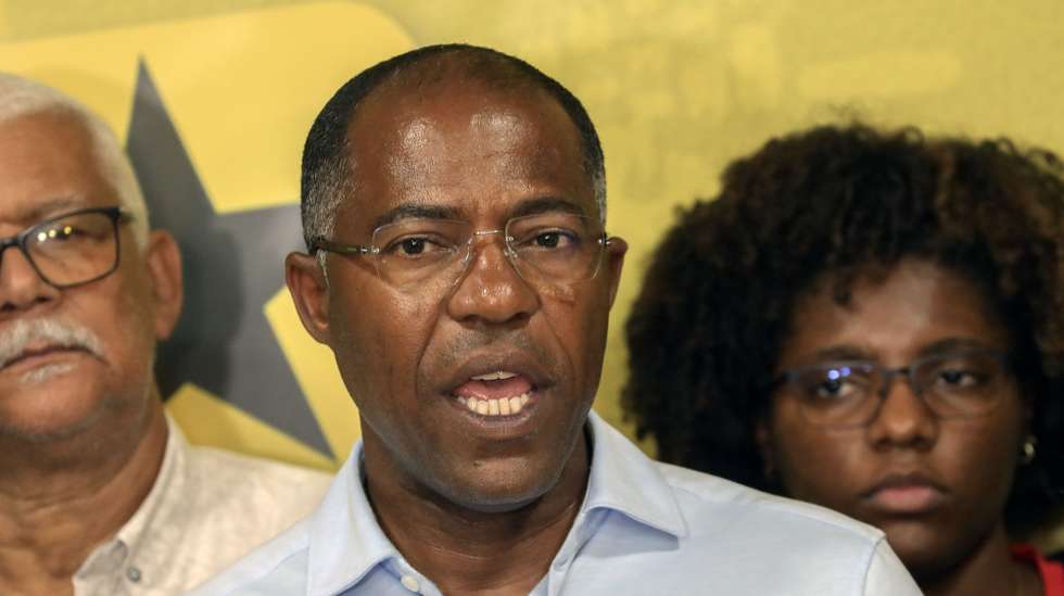 O presidente do Partido Africano da Independência de Cabo Verde (PAICV), Francisco Carvalho, disse hoje que os cabo-verdianos falaram de forma “clara” ao darem “maioria absoluta” ao partido, Praia 18 de maio de 2026. ELTON MONTEIRO / LUSA