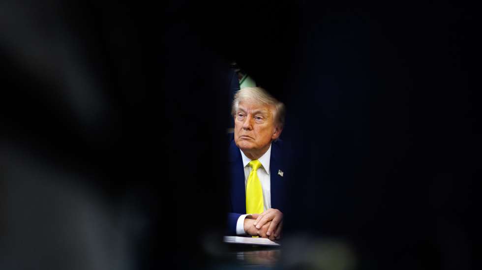 epa13016792 US President Donald Trump looks on during an announcement on 'Beautiful, Clean Coal' in the Oval Office of the White House in Washington, DC, USA, 04 June 2026. Trump announced a plan to invest 700 million US dollars in coal plants and energy infrastructure under the Defense Production Act.  EPA/SAMUEL CORUM / POOL