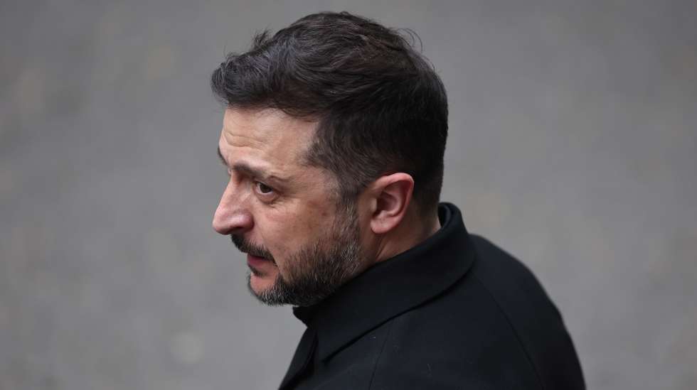 epa13023023 President of Ukraine Volodymyr Zelensky arrives at Downing Street in London, Britain, 07 June 2026. Starmer is hosting the Presidents of Ukraine and France and the Chancellor of Germany to discuss support for Ukraine.  EPA/NEIL HALL