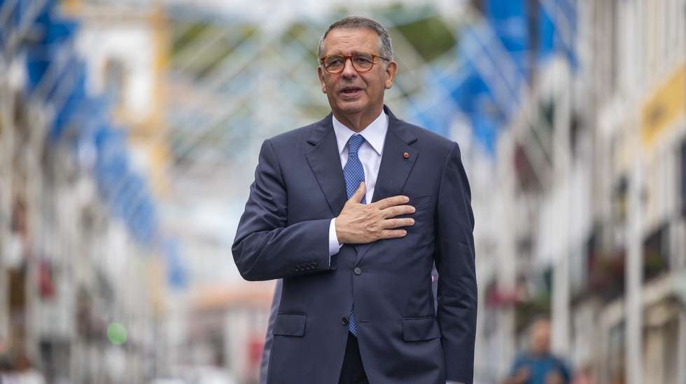 O Presidente da República, António José Seguro, à chegada para a cerimónia de hastear de bandeira que marca o fim das Comemorações do 10 de Junho, Dia de Portugal, de Camões e das Comunidades Portuguesas, em Angra do Heroísmo, Ilha Terceira, Açores, 10 de junho de 2026. JOSÉ SENA GOULÃO/LUSA