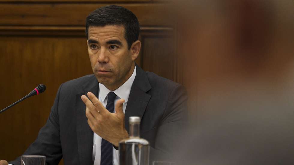 O ministro da Presidência, António Leitão Amaro, durante a audição na Comissão de Cultura, Comunicação, Juventude e Desporto, na Assembleia da República em Lisboa, 17 de junho de 2026.TIAGO PETINGA/LUSA