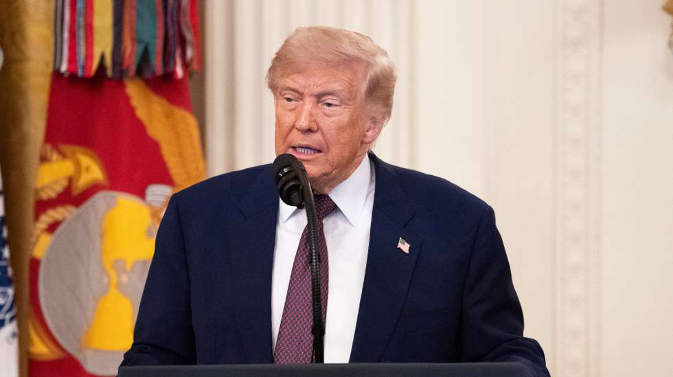 epa13048051 United States President Donald Trump delivers remarks during a Medal of Honor award ceremony in the East Room of the White House in Washington, D.C., USA, 18 June 2026.  EPA/Aaron Schwartz via CNP / POOL