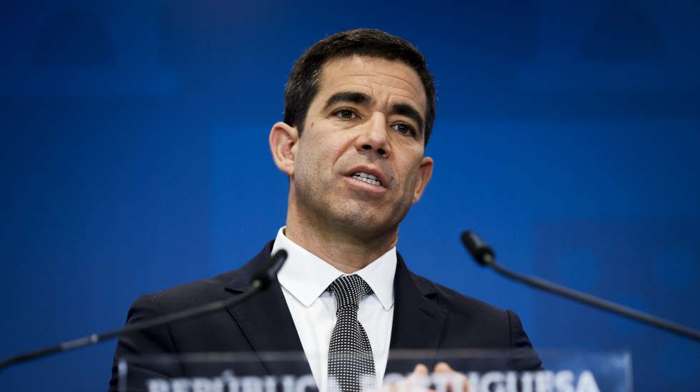 O ministro da Presidência, António Leitão Amaro, fala durante o briefing após reunião do Conselho de Ministros, no Campus XXI, em Lisboa, 18 de junho de 2026. FILIPE AMORIM/LUSA