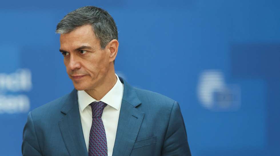 epa13049424 Spanish Prime Minister Pedro Sanchez speaks at a press conference at the European Council summit in Brussels, Belgium, 19 June 2026. EU heads of state and government meet to discuss the European Union's next long-term budget for 2028–2034, competitiveness, defence financing, migration, and the situation in the Middle East.  EPA/OLIVIER HOSLET