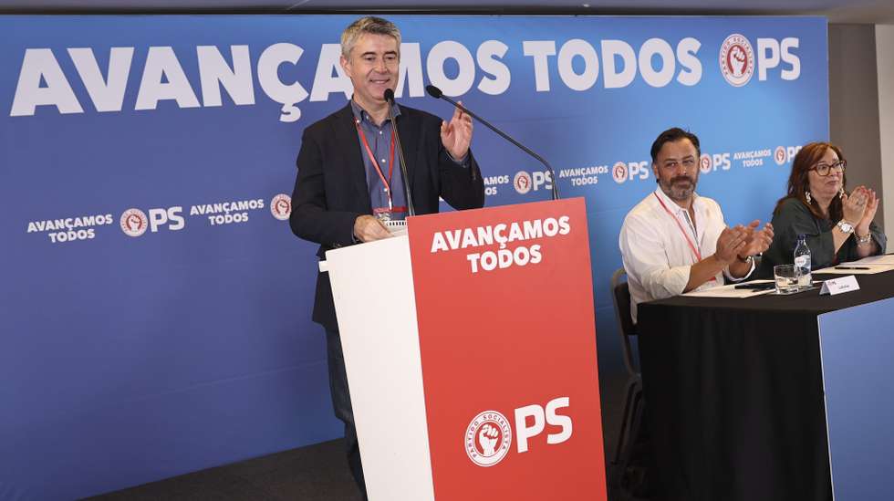 O secretário-geral do Partido Socialista (PS), José Luís Carneiro, intervém durante a reunião da Comissão Nacional Lisboa, em Lisboa, 28 de junho de 2026. A reunião tem como ponto único da agenda discutir e votar as moções setoriais que foram aceites no no 25.º Congresso Nacional do PS, que decorreu no final de março, em Viseu ANTÓNIO COTRIM/LUSA