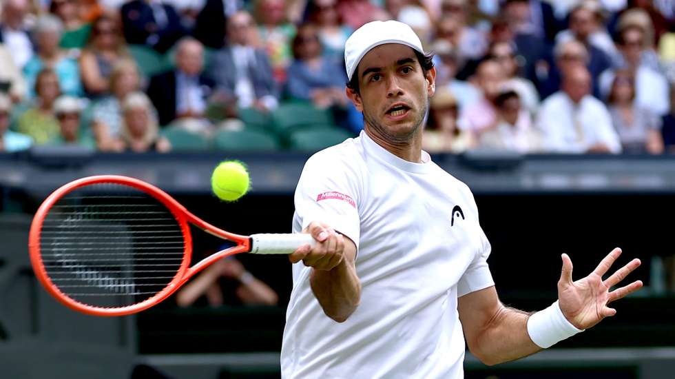 epa13077897 Nuno Borges of Portugal in action during his Men's Singles second round match against Jannik Sinner of Italy at the Wimbledon Championships in London, Britain, 01 July 2026.  EPA/NEIL HALL