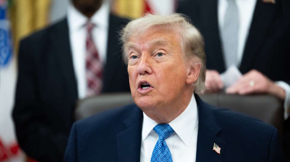 epa13067697 US President Donald Trump in the Oval Office of the White House in Washington, DC, USA, 26 June 2026. Trump is speaking on the report released by the White House Religious Liberty Commission, which was established by executive order last year.  EPA/Aaron Schwartz / POOL