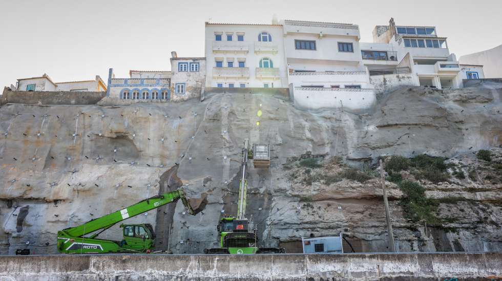 Obras de reabilitação e estabilização da arriba da Praia do Algodio, que contaram com a presença da ministra do Ambiente e Energia, Maria da Graça Carvalho, Ericeira, Mafra, 07 de agosto de 2026. ANTÓNIO PEDRO SANTOS/LUSA