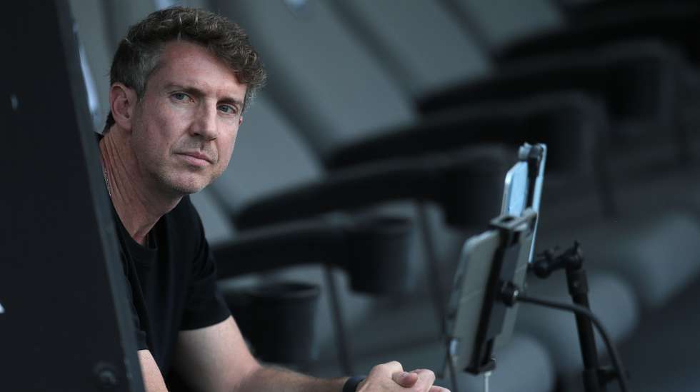 O treinador do Arouca, Vasco Seabra, durante o jogo da I Liga de futebol contra o Vitória de Guimarães, realizado no estádio D. Afonso Henriques, em Guimarães, 8 de agosto de 2026. MANUEL FERNANDO ARAÚJO/LUSA