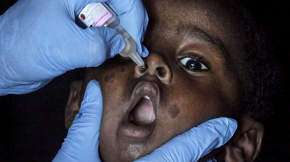 epa12949073 (FILE) - A nurse administers polio vaccine drops to a Palestinian child at a United Nations school in Deir Al Balah town, central Gaza Strip, 01 September 2024 (reissued 12 May 2026).  International Nurses Day (IND) is celebrated annually on 12 May to mark the birth of Florence Nightingale, founder of modern nursing. The day honours the vital contributions nurses make to global healthcare and societies.  EPA/MOHAMMED SABER