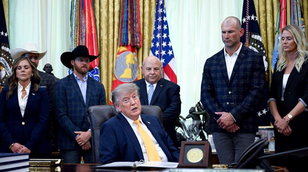 epa13212549 US President Donald Trump announces an executive order aimed at expanding meat-processing options for US farmers and ranchers at the White House in Washington, DC, USA, 04 September 2026.  EPA/ANNABELLE GORDON / POOL
