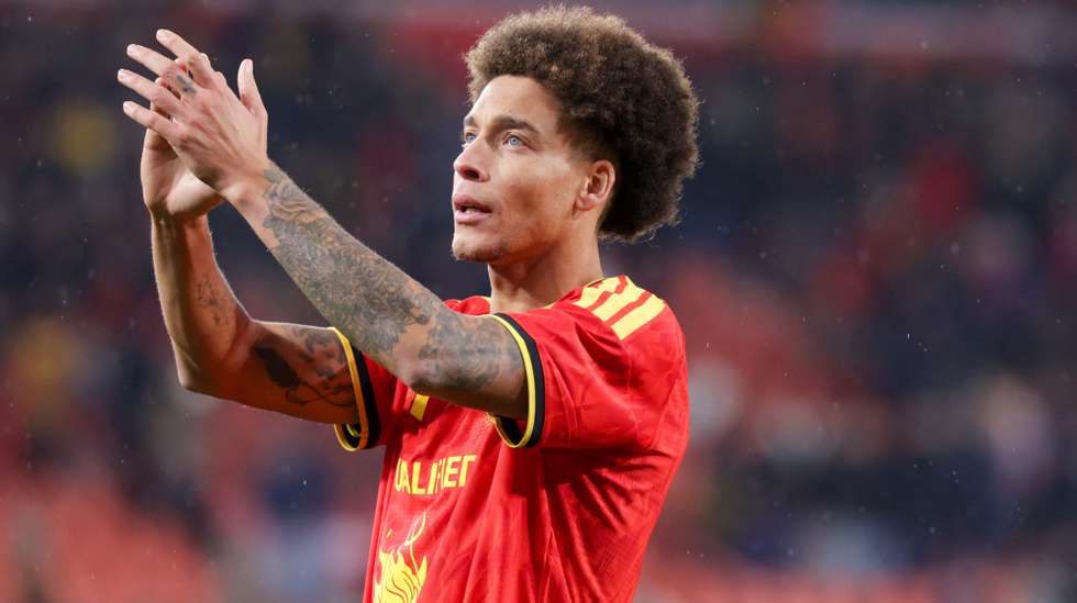 epa12534598 Axel Witsel of Belgium jubilates during the FIFA World Cup 26 qualification match between Belgium and Liechtenstein in Liege, Belgium 18 November 2025.  EPA/OLIVIER MATTHYS