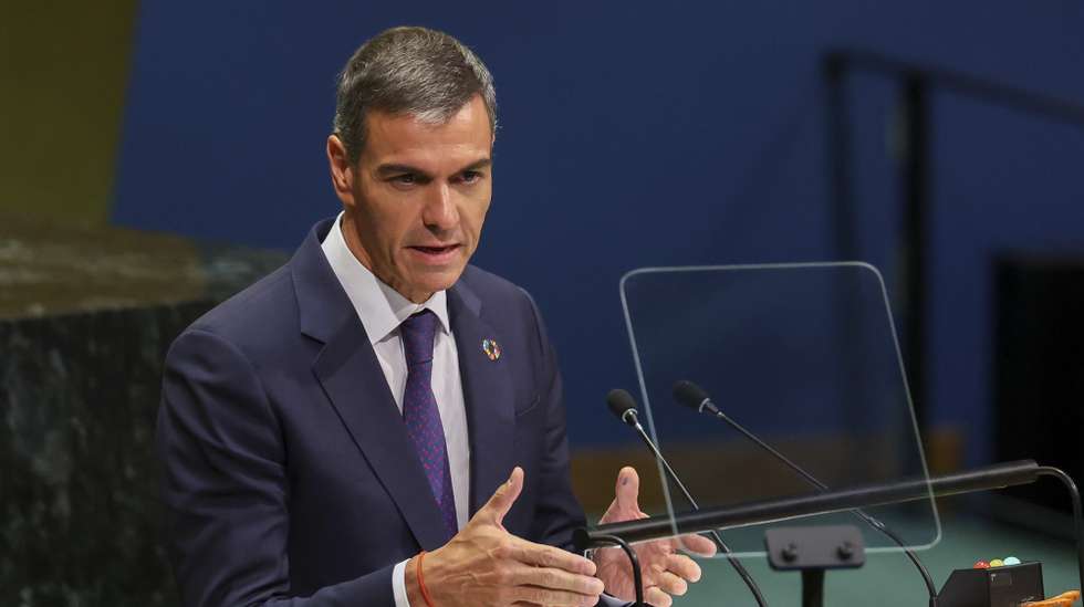 epa13258895 Prime Minister of Spain Pedro Sánchez speaks during the General Debate of the 81st session of the United Nations General Assembly at United Nations Headquarters in New York, New York, USA, 23 September 2026.  EPA/SARAH YENESEL