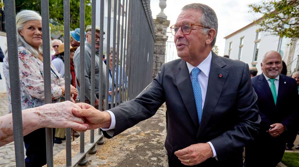 O Presidnte da Republica, Antonio José Seguro, à chegada para a cerimónia de inauguração da Creche da Nossa Senhora da Conceição em Penamacor, 03 de outubro. MIGUEL PEREIRA DA SILVA/LUSA