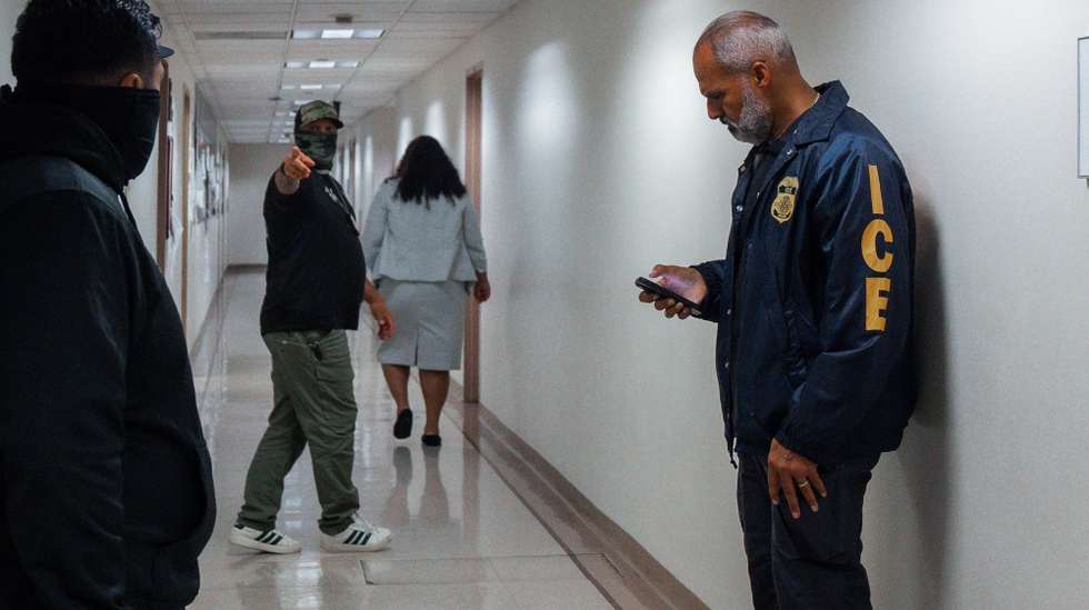 epa12975376 US Immigration and Customs Enforcement (ICE) agents are seen outside immigration courtrooms at the Jacob K. Javits Federal Building in New York, New York, USA, 19 May 2026. A New York federal judge barred most federal arrests in and around three Manhattan immigration court buildings, except under exceptional circumstances.  EPA/Olga Fedorova