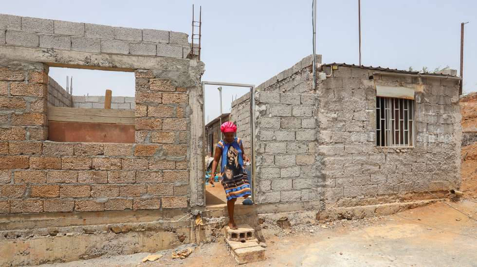 No bairro das Águas Fundas famílias cabo-verdianas anseiam por ter acesso a uma habitação digna, Cidade da Praia, Cabo Verde, 23 de setembro de 2026. (ACOMPANHA TEXTO DA LUSA DE 04-10-2026)  ELTON MONTEIRO/LUSA