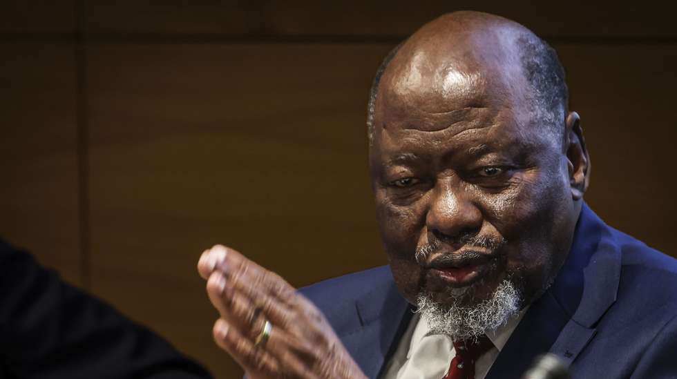 O antigo Presidente da República de Moçambique, Joaquim Chissano, usa da palavra durante a Conferência "Portugal-Moçambique: Diálogo, Cooperação e Desenvolvimento", organizada pela Fundação Mário Soares e Maria Barroso, em Lisboa, 12 de outubro de 2026. TIAGO PETINGA/LUSA