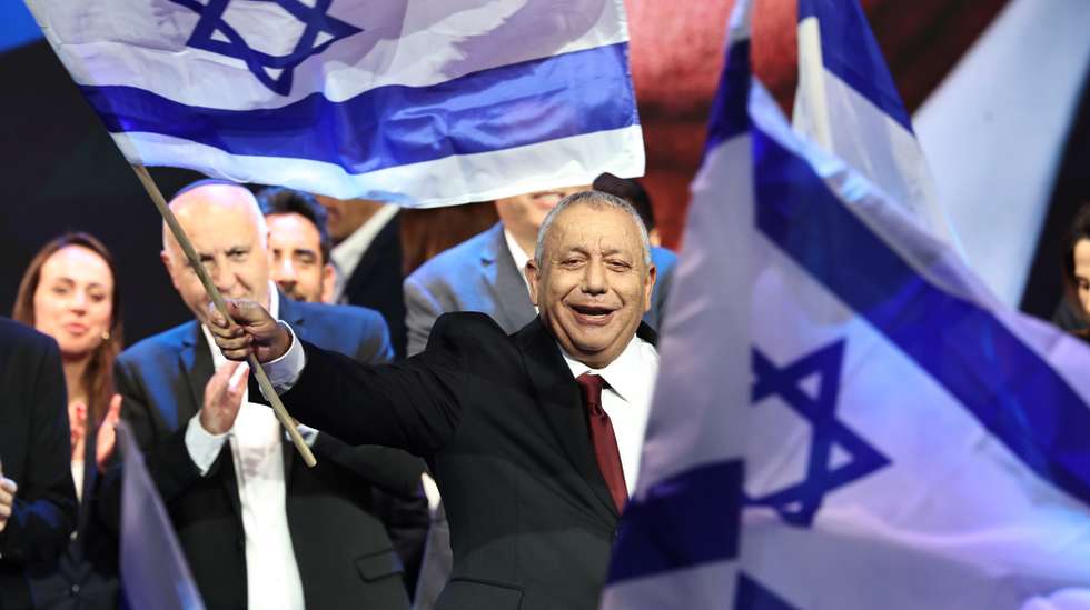 epa13335625 Leader of the Yashar party and former Israeli military chief, Gadi Eisenkot, celebrates with supporters the first election results, Tel Aviv, 27 October 2026. Israelis headed to the polls in the first nationwide 26th Knesset (legislative) elections since the Hamas-led 07 October 2023 attack.  EPA/ATEF SAFADI