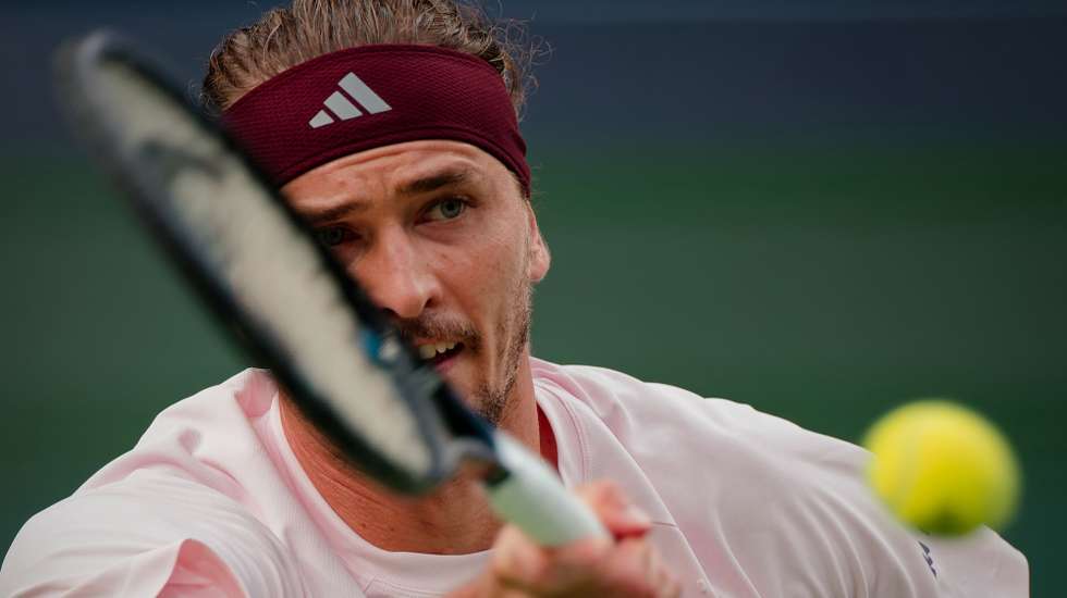 epa13310764 Alexander Zverev of Germany in action during his Men's Singles semi-finals match against Alejandro Davidovich Fokina of Spain at the Shanghai Masters tennis tournament in Shanghai, China, 17 October 2026.  EPA/ALEX PLAVEVSKI