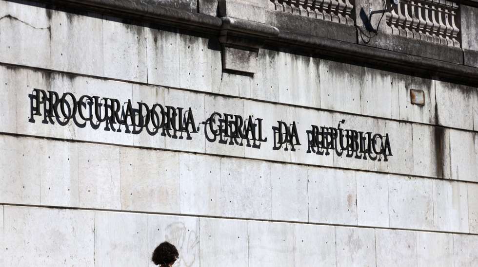 O arguido cobrava uma taxa de candidatura de 2.280 euros a cada jovem