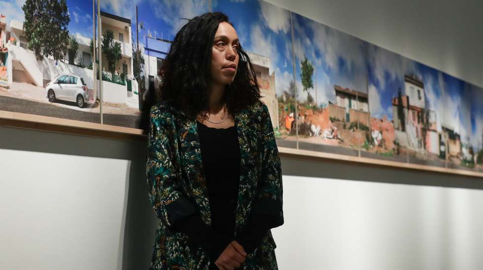 A artista plástica Mónica de Miranda posa na sua exposição “Contos de Lisboa” em exibição no Arquivo Municipal de Lisboa, 14 de fevereiro de 2020. (ACOMPANHA TEXTO DA LUSA DE 16/02/2020) TIAGO PETINGA/LUSA