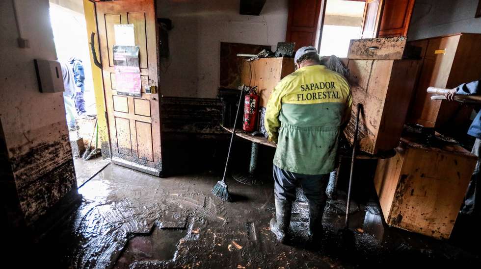 Proteção Civil alerta para inundações e deslizamento de terras devido à chuva