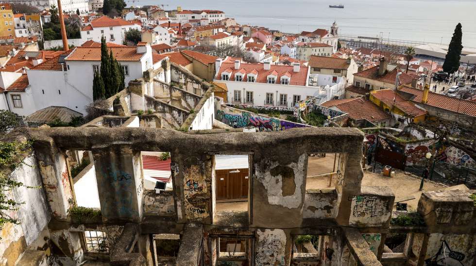 A crise na habitação condiciona as vidas de muitos, um problema identificado em sondagens recentes pela esmagadora maioria dos portugueses e que será tema exclusivo do Conselho de Ministros desta semana, Lisboa, 14 de fevereiro de 2023. (ACOMPANHA TEXTO DE 15-02-2023)  MANUEL DE ALMEIDA/LUSA