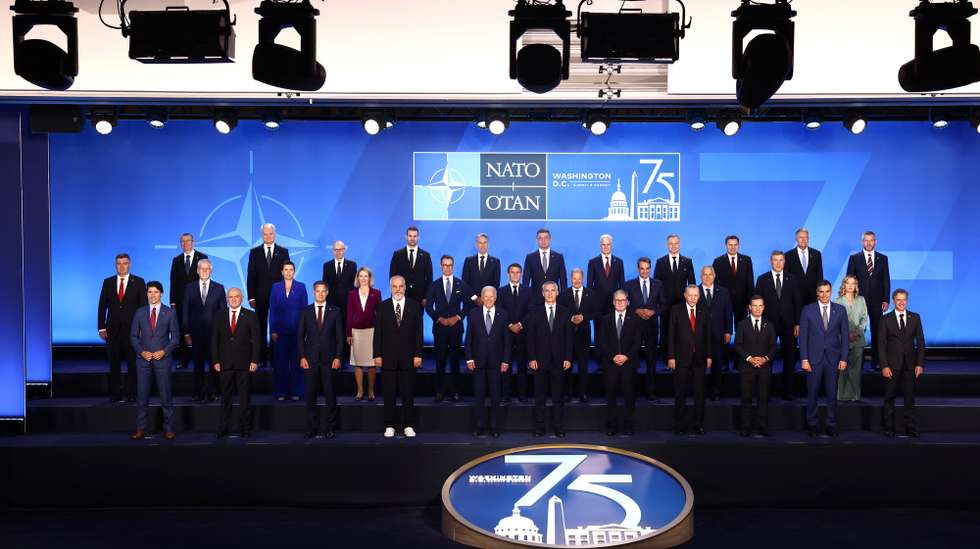 epa11470804 US President Joe Biden (C-L), NATO Secretary General Jens Stoltenberg (C-R) and leaders from NATO member countries pose for a family photo during the welcome ceremony for NATO’s 2024 annual meeting in Washington, DC, USA 10 July 2024. The 75th Anniversary NATO Summit is taking place in Washington, DC, from 09 to 11 July 2024 and NATO members are using the gathering as an opportunity to project their ongoing support for Ukraine as the country continues to fend off Russian aggression.  EPA/JIM LO SCALZO