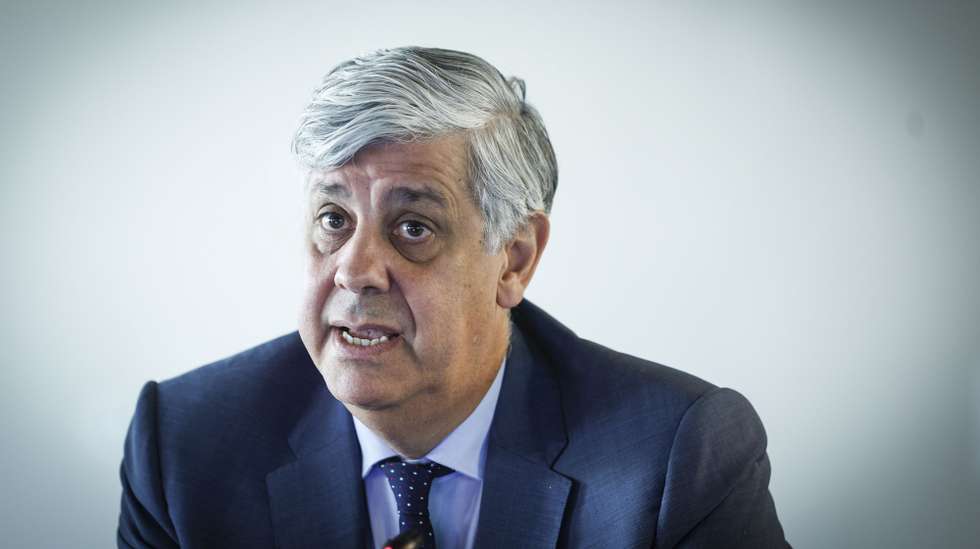 O Governador do Banco de Portugal, Mário Centeno, intervém durante a conferência de imprensa de apresentação do Relatório do Conselho de Administração, em Lisboa, 21 de maio de 2025. ANTÓNIO PEDRO SANTOS/LUSA