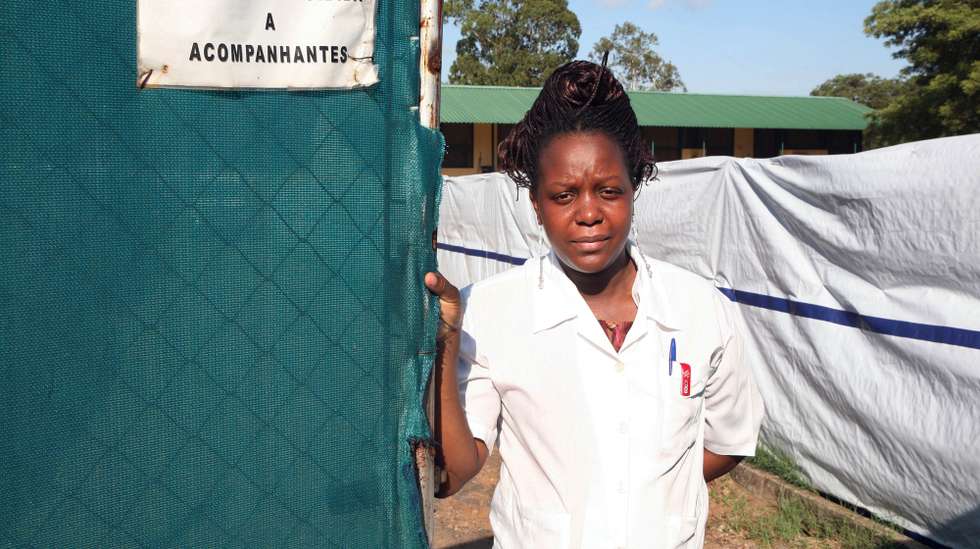 Alice Magaia, Directora  de Saúde da Cidade de Maputo, no Centro de Cólera no Hospital de Mavalane, Maputo, a 10 de Janeiro de 2009. No último mês registaram-se 55 casos de Cólera na Província de Maputo.   Pedro Sá da Bandeira/Lusa
